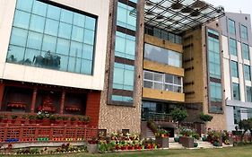 Hotel Lake View Lucknow