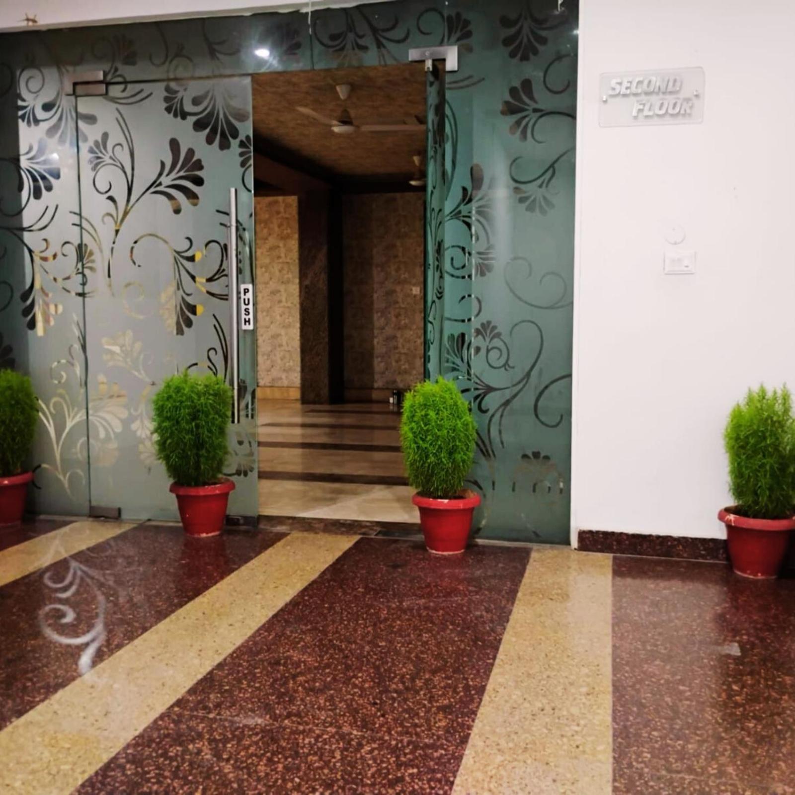 Hotel Lake View Grand Lucknow Exterior photo