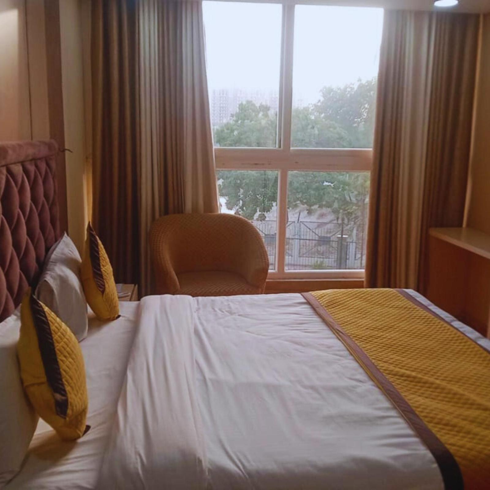 Hotel Lake View Grand Lucknow Exterior photo