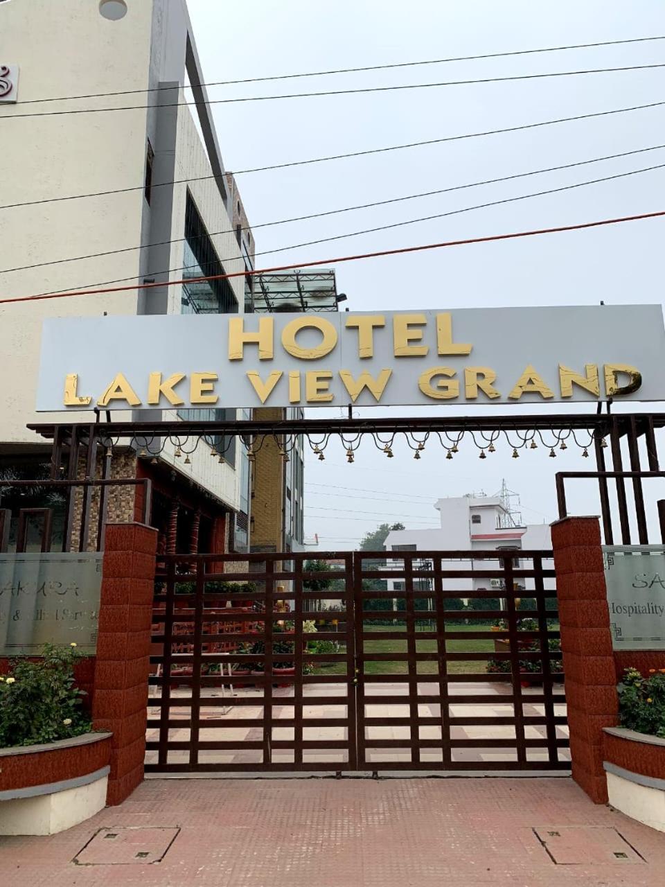 Hotel Lake View Grand Lucknow Exterior photo